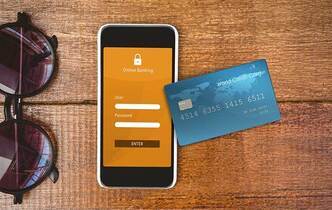 法人クレジットカードで経費を先延ばし｜独立 起業 開業するときにはもれなく法人クレジットカードを作れ！