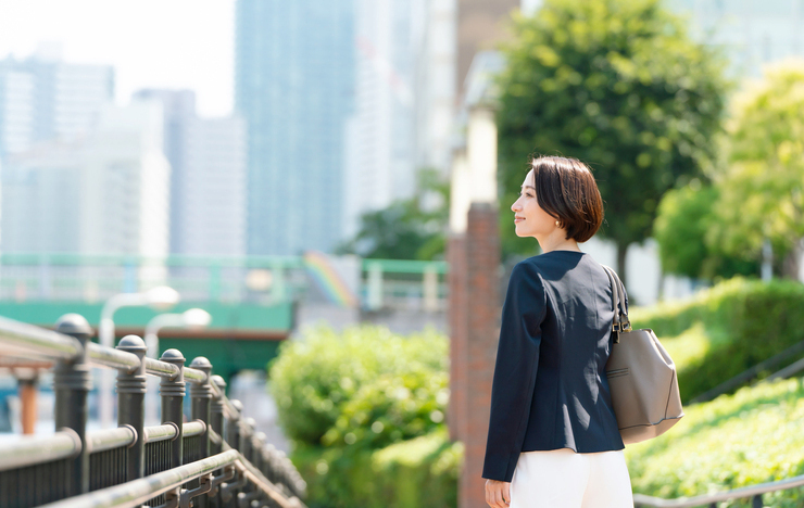 フリーランスが開業届を提出するメリット・デメリットとは？提出方法や書き方を徹底解説