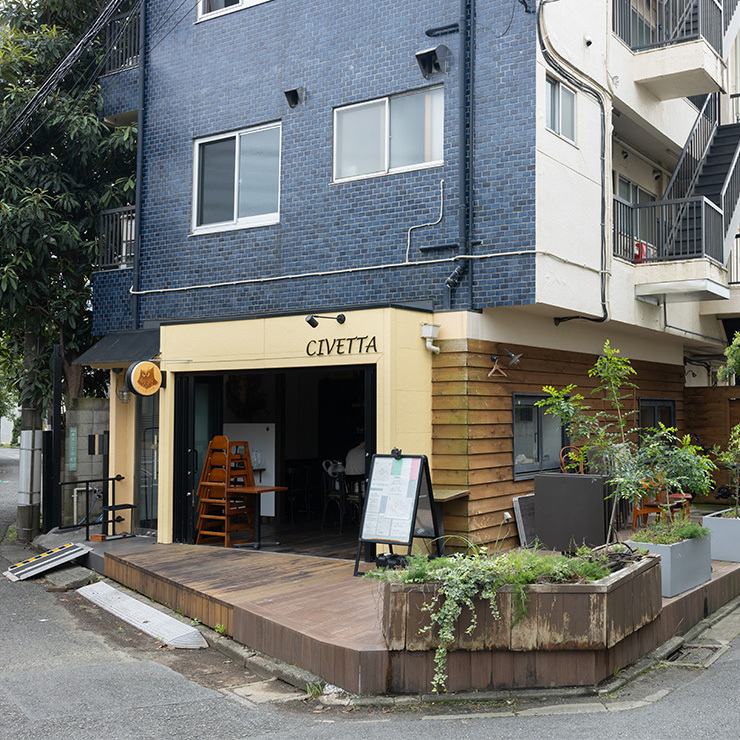 住宅街に佇む店舗