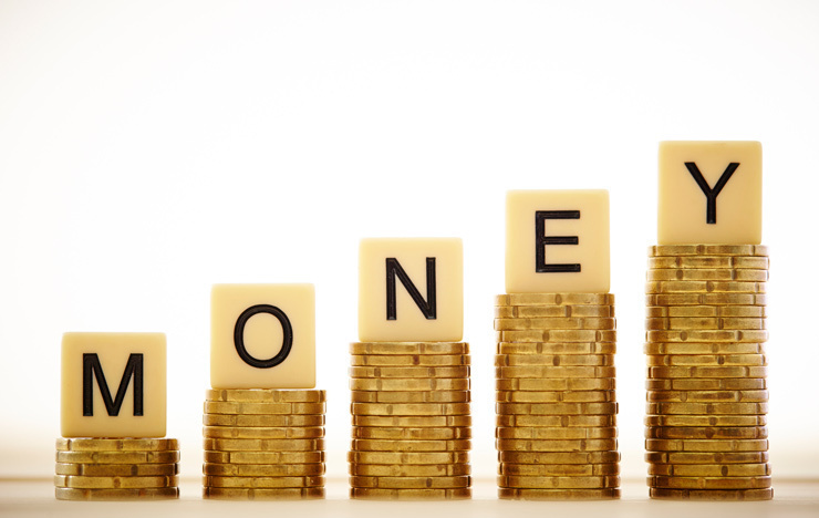 飲食業界は儲けが出ない？平均年収約400万の会社員と比べてみた