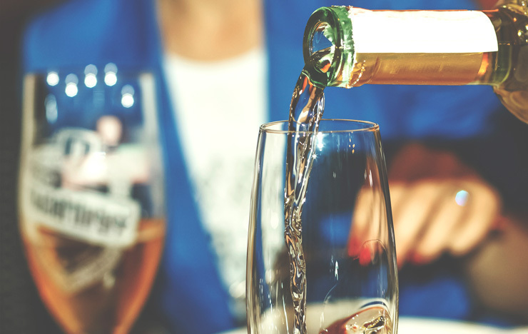 ソムリエが一人いるだけで売り上げUP！？ワインうんちくがお店の経営を左右する？