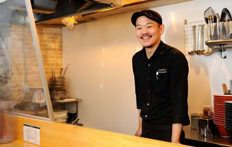 お客様に受け入れられるメニューを作る！人気ラーメン店、地球の中華そばのこだわり_記事画像