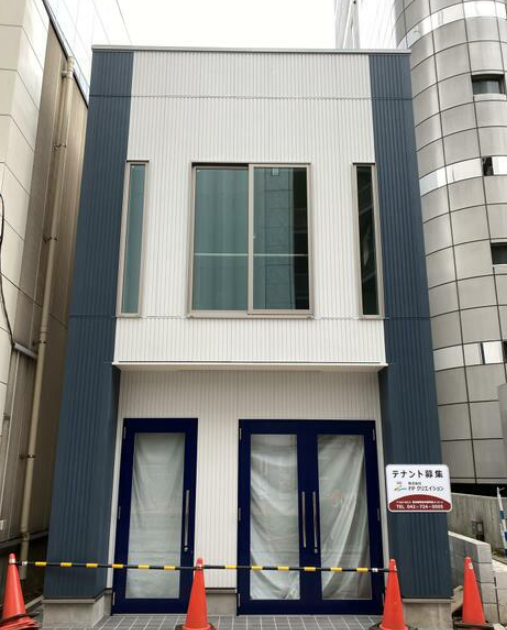 町田駅 徒歩6分 商店街に面す1F路面店　新しい建物です　スケルトン物件 【飲食可】 (58758)