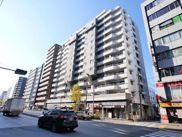 「東新宿」駅徒歩2分の好立地／明治通りに面しており視認性良好／重飲食相談可能 (139018)