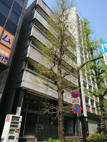 六本木駅 徒歩5分 大通り沿い 1Fスケルトン物件 【飲食可】 (142410)