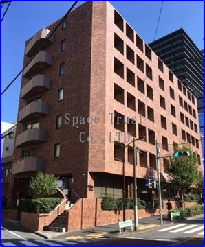 【貸事務所】赤坂御所近くの開静な住宅街のビンテージマンションタイプの貸事務所《SOHO,サービル店舗不可》 (155785)