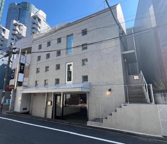 六本木駅 徒歩6分 元宝石店・現状引渡し 1F店舗物件【飲食可】 (152573)