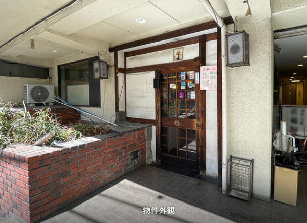 新宿駅 徒歩4分 1F-D区画 スケルトン物件 【飲食可】 (159724)