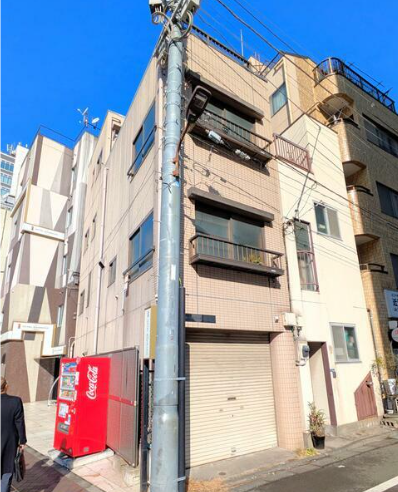 新橋駅烏森口 徒歩5分 環状二号線沿い 1-4F一棟貸し 住居仕様物件 【飲食可】 (147076)