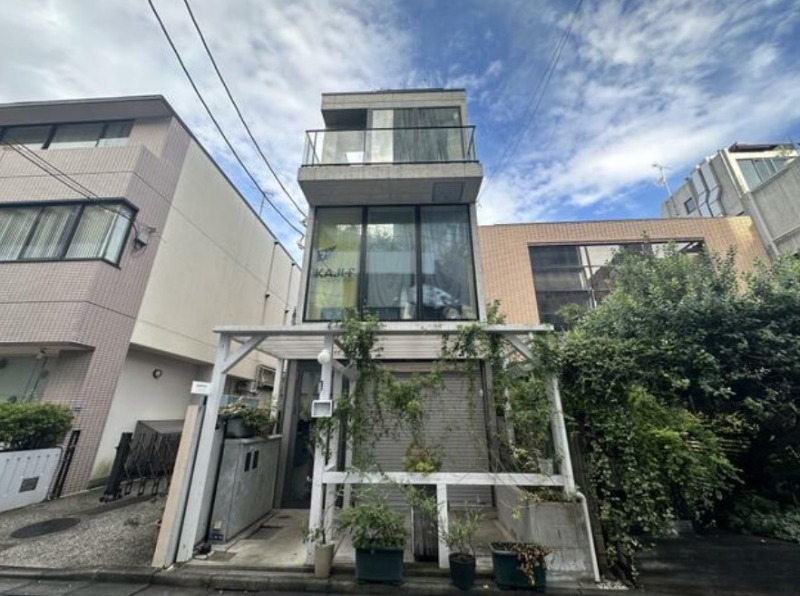 ■表参道駅 徒歩1分 スケルトン物件 【軽飲食程度相談】 (166192)