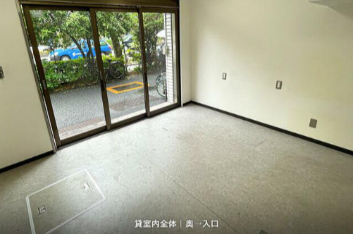 神田駅 徒歩4分 物販現場渡し物件 【飲食可(重飲食不可)】造作価格無償 (155654)