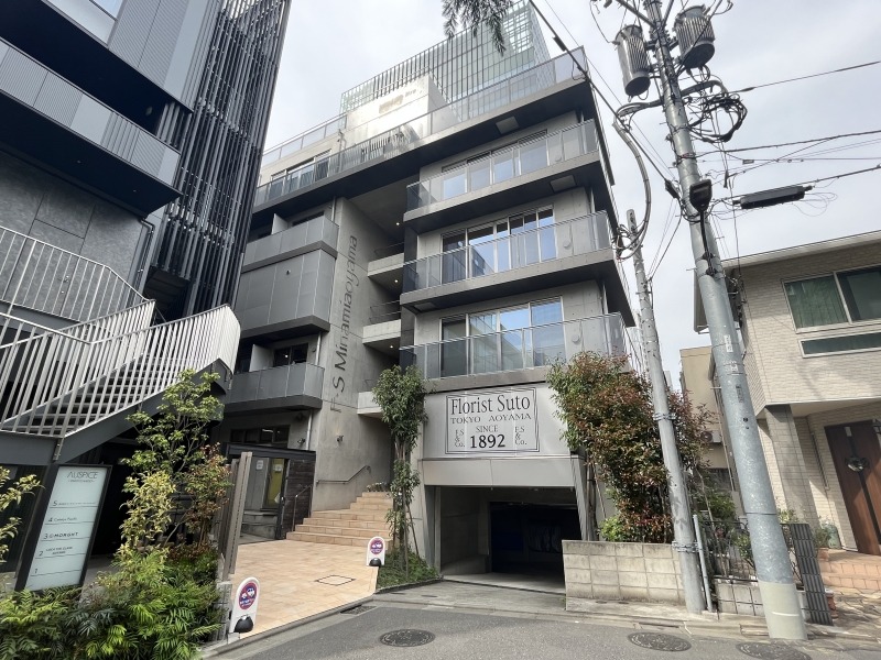 表参道駅 徒歩7分 スケルトン物件 (168000)