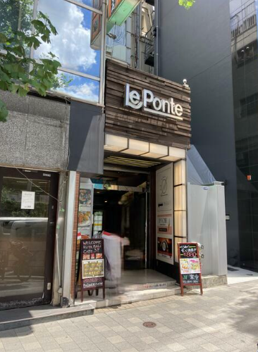 原宿駅 徒歩1分 駅前・１階路面物件 【飲食可(重飲食・アルコール提供不可)】営業時間７：３０～２４：００ (158062)