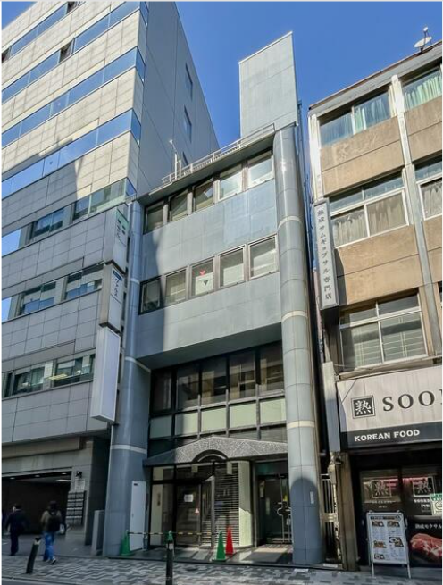 新橋駅 徒歩3分 スケルトン物件 【重飲食可】人通りの多い繁華街の立地！ 新橋仲通りに面する階路面店！重飲食深夜営業可！ (169440)