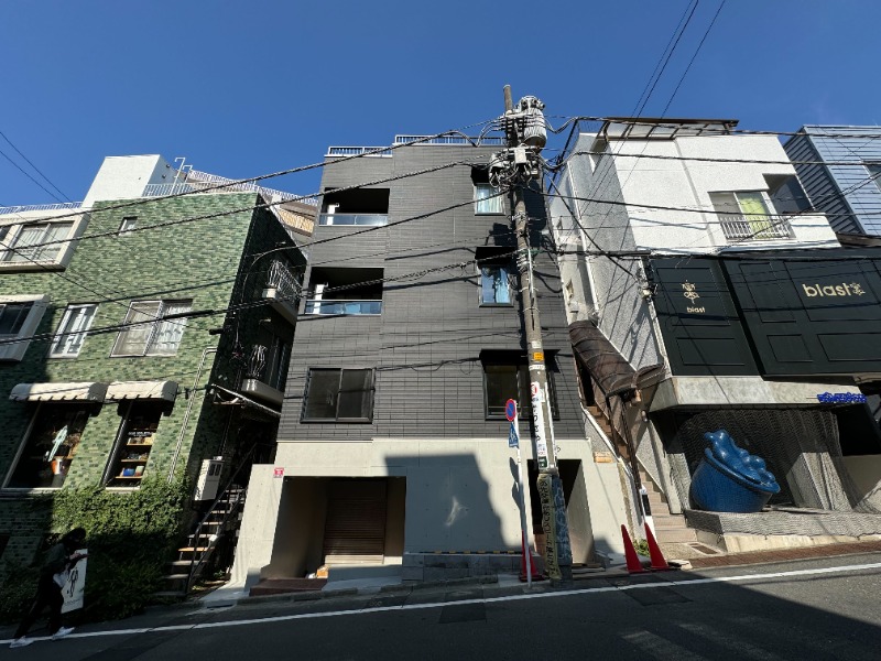 代官山駅徒歩2分代官山駅至近。代官山エリアの好立地物件。小規模サロンなどの店舗相談！ (171752)