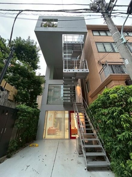 ≪表参道駅 徒歩9分｜1-4階・店舗事務所｜約237㎡≫ (172334)