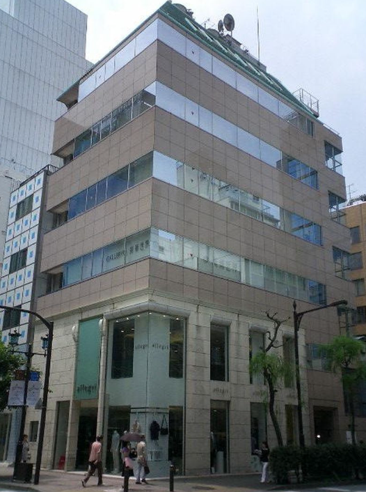 有楽町駅 徒歩2分 並木通り沿い店舗　地下1階～1階 (172585)