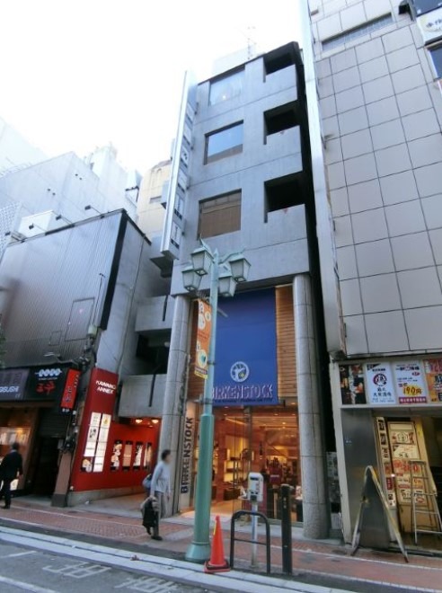 ≪新宿駅 徒歩2分｜3階・飲食相談可｜約93㎡≫ (172801)