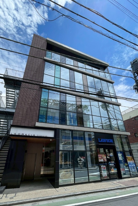 ■表参道駅 徒歩6分 スケルトン物件 【業種相談】 (172923)