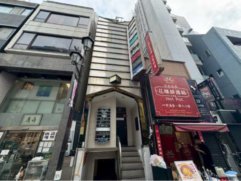 上野御徒町駅徒歩４分／ガールズバーに最適／バー居抜き・造作無償／深夜営業・カラオケ・重飲食もご相談可 (174897)