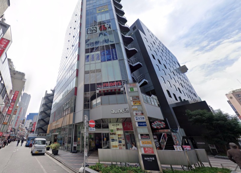 池袋駅東口徒歩5分！サンシャイン通り沿いの角地です！2階への専用階段あり！ (175066)