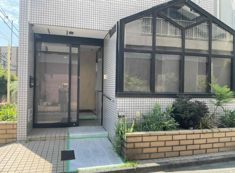 初台駅 徒歩2分 B1-1F一括貸し スケルトン物件 【飲食可】 (175107)