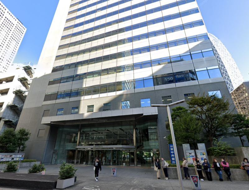 新宿駅 徒歩5分 プラザ通り沿い B2Fスケルトン物件 【飲食可】 (175346)