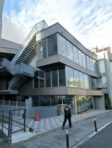 明治神宮前〈原宿〉駅 徒歩4分 １〜2階路面スケルトン物件 【重飲食可】 (176013)