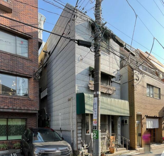 代々木公園駅 徒歩1分 2F〈202区画〉スケルトン物件 【飲食可】 (176381)