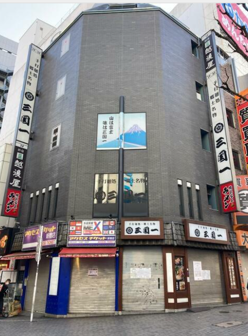 新宿駅 徒歩1分 現況:そば・うどん・麺類 飲食居抜き物件 【何業も可】Ｂ１３出⼝より徒歩１分、新宿アルタ横の好立地物件 (149682)