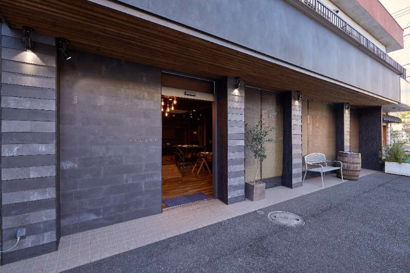 間口10m超　国立の有名レストラン　居抜き　即営業可 (176766)