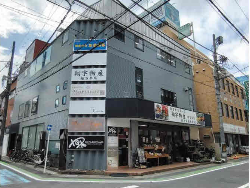 【重飲食不可】越谷駅 3分 駅前ロータリー至近の人流がある通りに面する2階 サービス店舗・クリニック・スクールなどに最適 (177001)