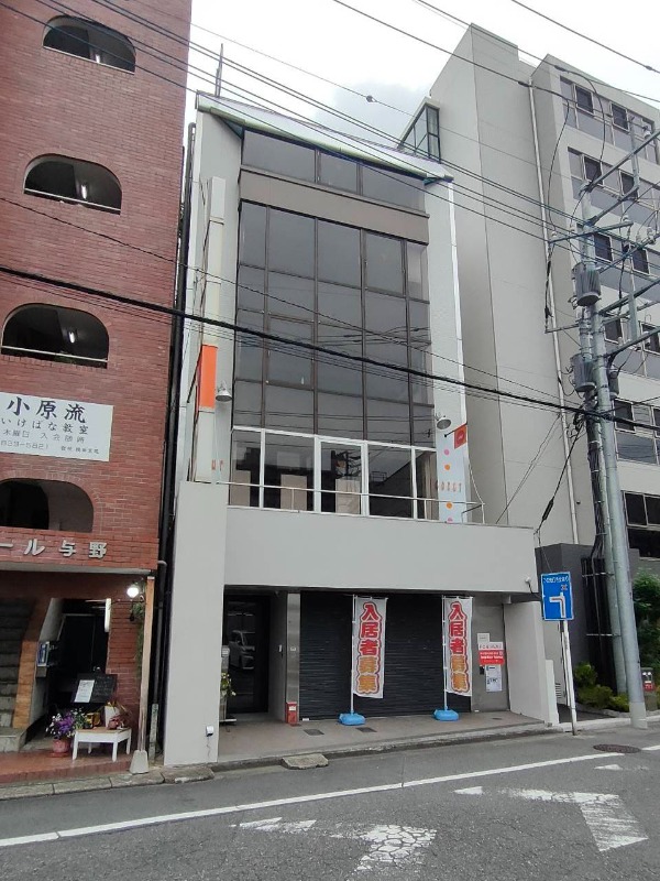 与野駅 徒歩1分◆リニューアル済の駅前ビル◆新しく事務所仕様に施工済◆新規エアコン2基設置済◆店舗利用も相談可◆ (177035)