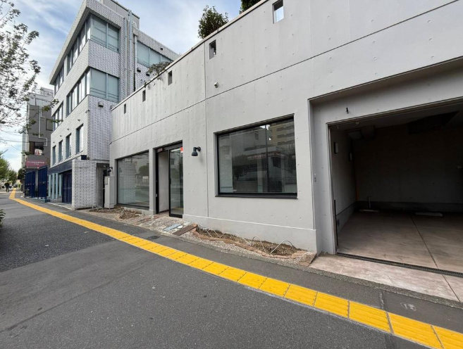 高田馬場駅 徒歩6分 諏訪通り沿い 1F店舗居抜き物件 【飲食不可】 (177170)