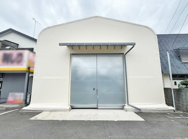 国道246号線沿い 駐車場付き貸倉庫 (177215)