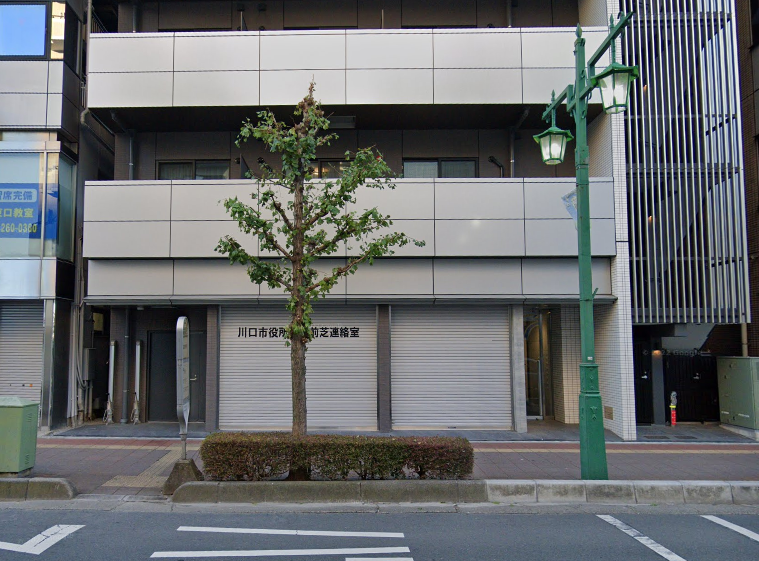 蕨駅 徒歩3分◆東口駅前通りを真っすぐ◆サービス店舗に最適な路面店◆『蕨駅東口』バス停降車口目の前◆ (177781)