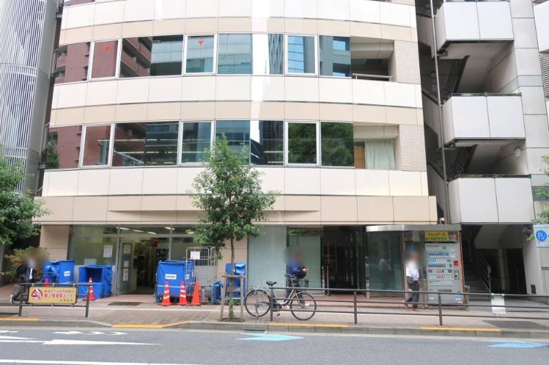 ◆高田馬場駅徒歩３分◆希少な１階路面店！◆物販・サービス店舗ご相談可◆前面ガラス張り◆トイレ・キッチン付き事務所仕様 (177835)