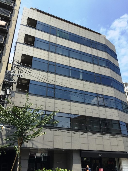 ≪明治神宮前駅 徒歩5分｜6階・約221㎡｜店舗・事務所利用可≫ (178003)