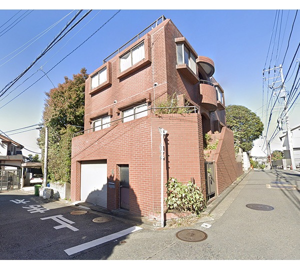 【隠れ家的店舗】【自由な内装工事可】1階に倉庫とビルドインガレージ有！屋上付1棟貸し店舗 (178156)