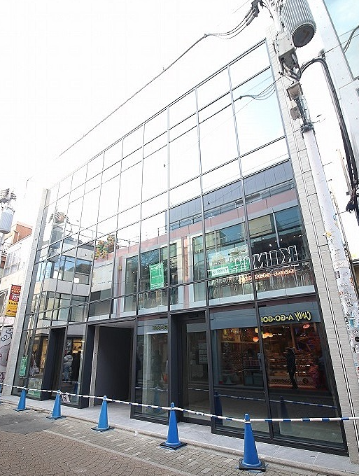 ≪原宿駅 徒歩2分｜B1階・店舗事務所｜48.45㎡≫ (178830)