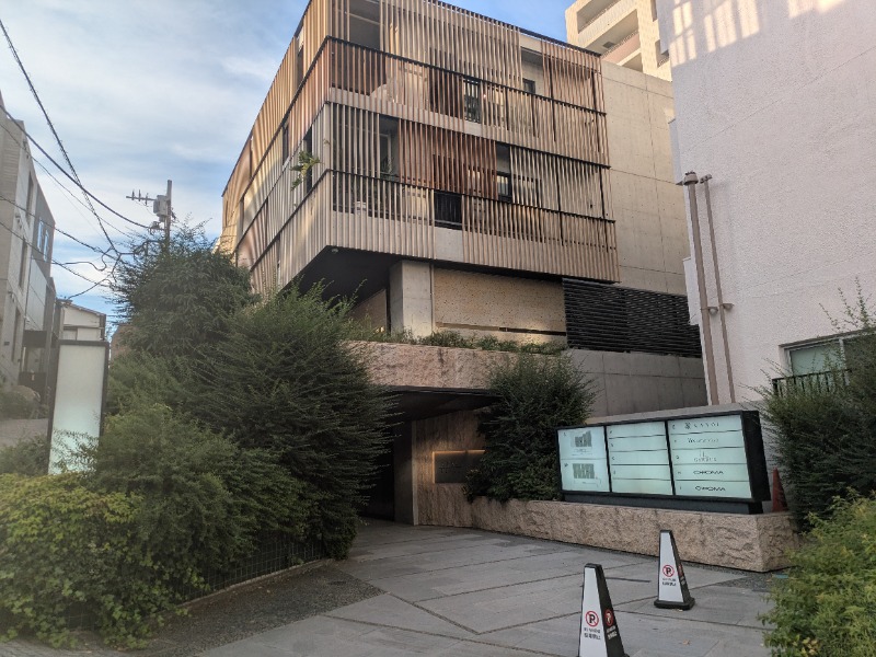 人気の恵比寿駅徒歩３分！天井高3m超！前面ガラス張りのスケルトン物件です！ (178833)