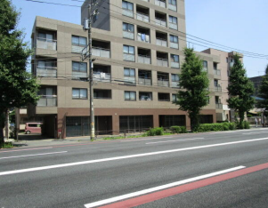 ■川崎駅 バス 13分、停歩1分 スケルトン物件 【業種要相談、飲食・コインランドリー・店舗前に⾃転⾞多数置く業種不可】 (179071)