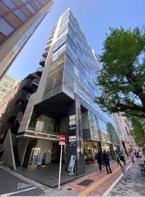 【サービス店舗可】昭和通りに面した窓面が広くとれた物件です。銀座駅からも５分、クリニック等々受け入れ可 (179833)