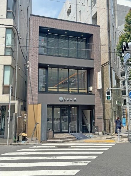 ≪外苑前駅 徒歩7分｜1–2階一括・店舗｜131.19㎡／飲食相談≫ (179932)