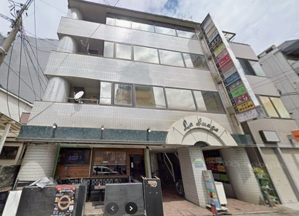 ◆関内駅徒歩８分◆福富町西通り繁華街◆バー居抜き◆ガールズバー・スナック等にオススメ！◆スナックやバーが多数入居するビル (180148)