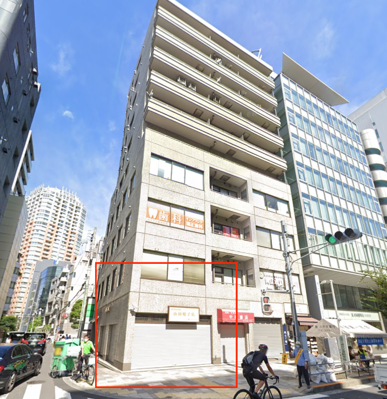 渋谷駅4分青山通りに面した１階角地✴︎１６.２坪の物販居抜きテナント！内装綺麗です【飲食不可】 (180485)