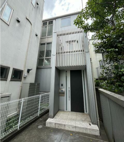 乃木坂駅 徒歩3分 前面駐車場付き 1-3F一棟貸し事務所内装居抜き物件 【飲食不可】 (180528)