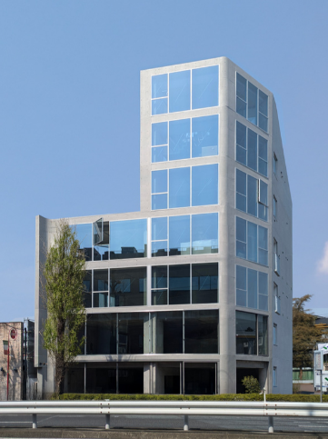 尾山台駅 徒歩12分◆新築1階店舗(実質2階)◆全体がガラス張りで視認性も採光も大◆目黒通りと上野毛通りの分岐近く◆ (180641)