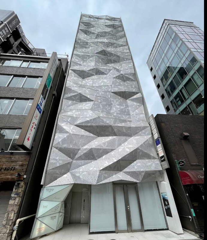 銀座一丁目駅1分デザイナーズビル✴︎３９.８坪テナント！天高２.５m以上あり。サロン、クリニック最適【飲食不可】 (180859)