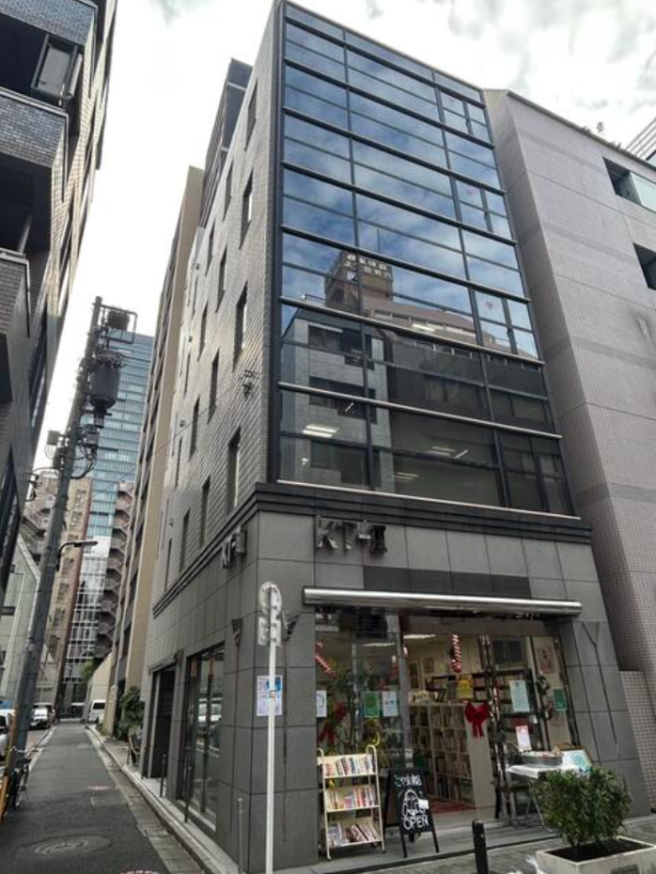 大手町駅 徒歩5分 出世不動 前⾯エントランス 事務所・店舗（サービス業）最適 【飲食不可】 (181463)